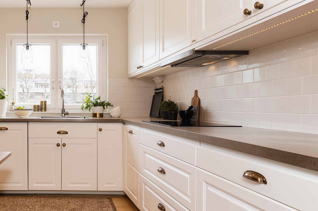 מטבח כפרי לבן פנינה